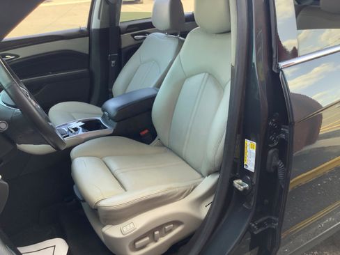 Used 2015 Cadillac SRX Luxury w/ Driver Awareness Package image 10