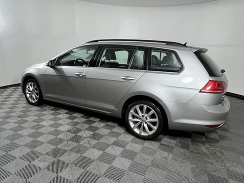 Used 2016 Volkswagen Golf S image 2