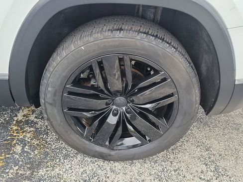 Used 2018 Volkswagen Atlas SEL FWD image 7