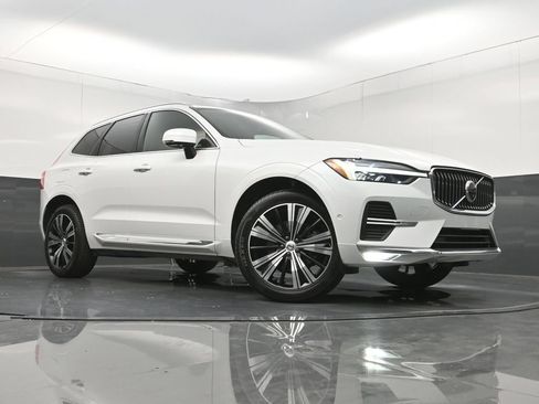 Used 2023 Volvo XC60 B5 Plus FWD image 22