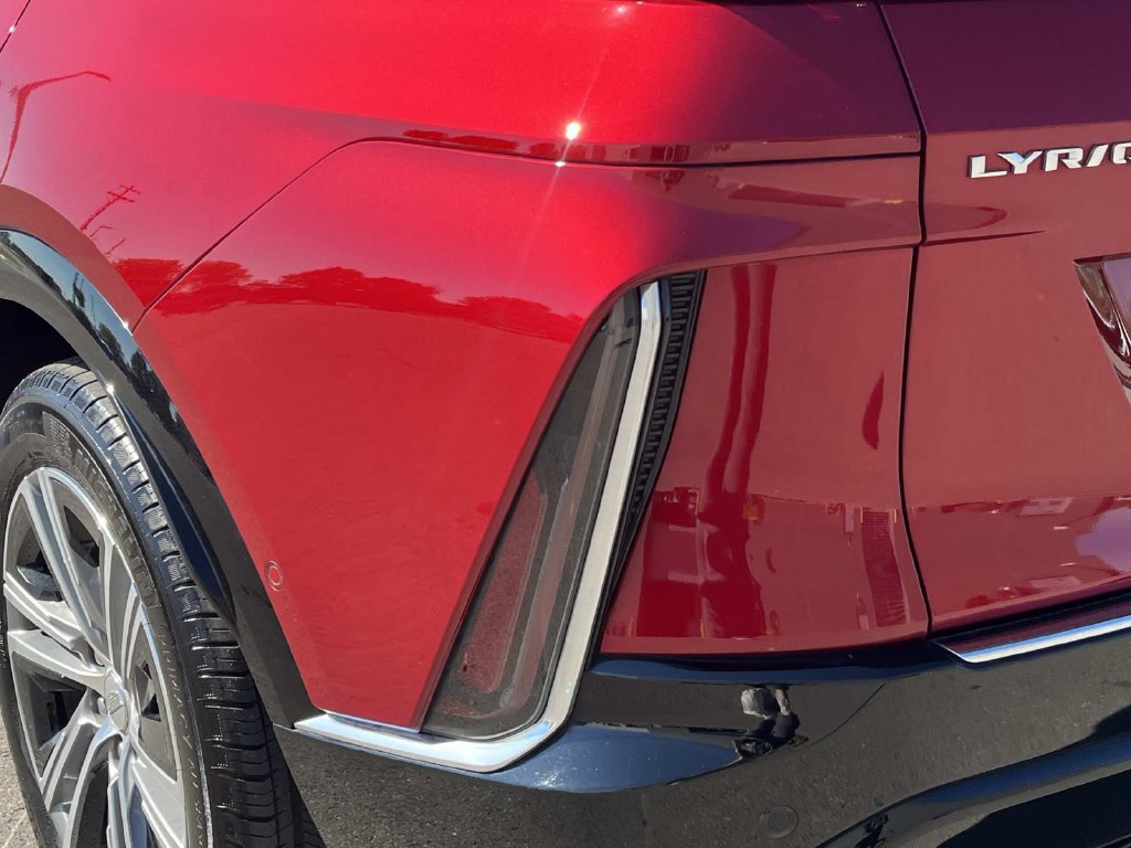 Used 2024 Cadillac Lyriq Luxury RWD image 10