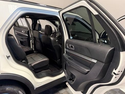 Used 2019 Ford Explorer Sport w/ Equipment Group 401A AWD/4WD image 27