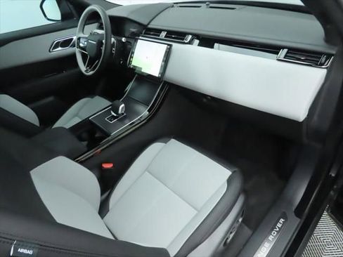 New 2026 Land Rover Range Rover Velar Dynamic SE image 19