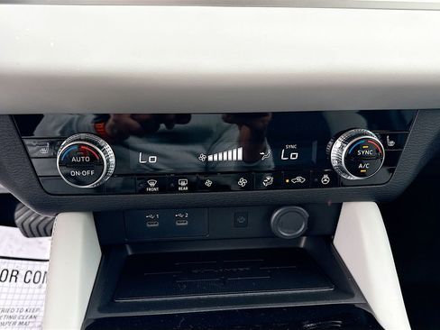 New 2026 Mitsubishi Outlander SE image 16