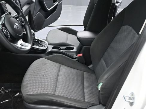 Used 2020 Kia Soul LX FWD image 5