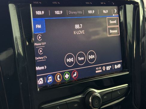 Used 2023 Chevrolet Traverse LT FWD image 19