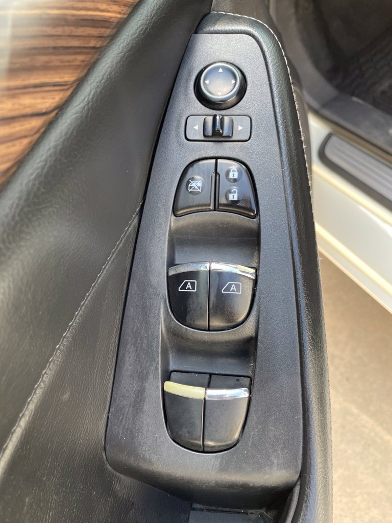 Used 2016 Nissan Maxima Platinum FWD image 16