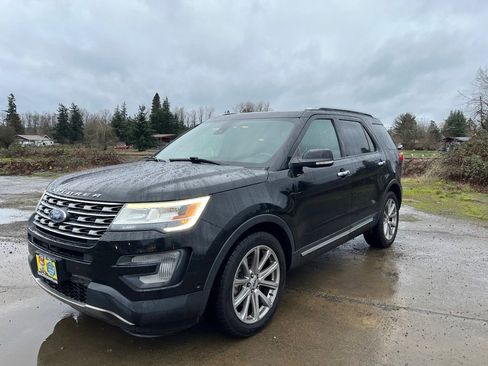 Used 2017 Ford Explorer Limited w/ Equipment Group 301A image 19
