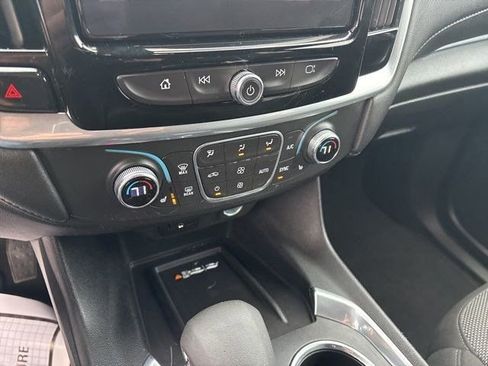Used 2022 Chevrolet Traverse LT w/ Midnight/Sport Edition image 23