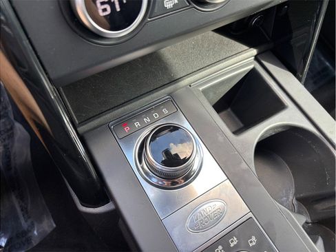 Used 2018 Land Rover Discovery SE image 33