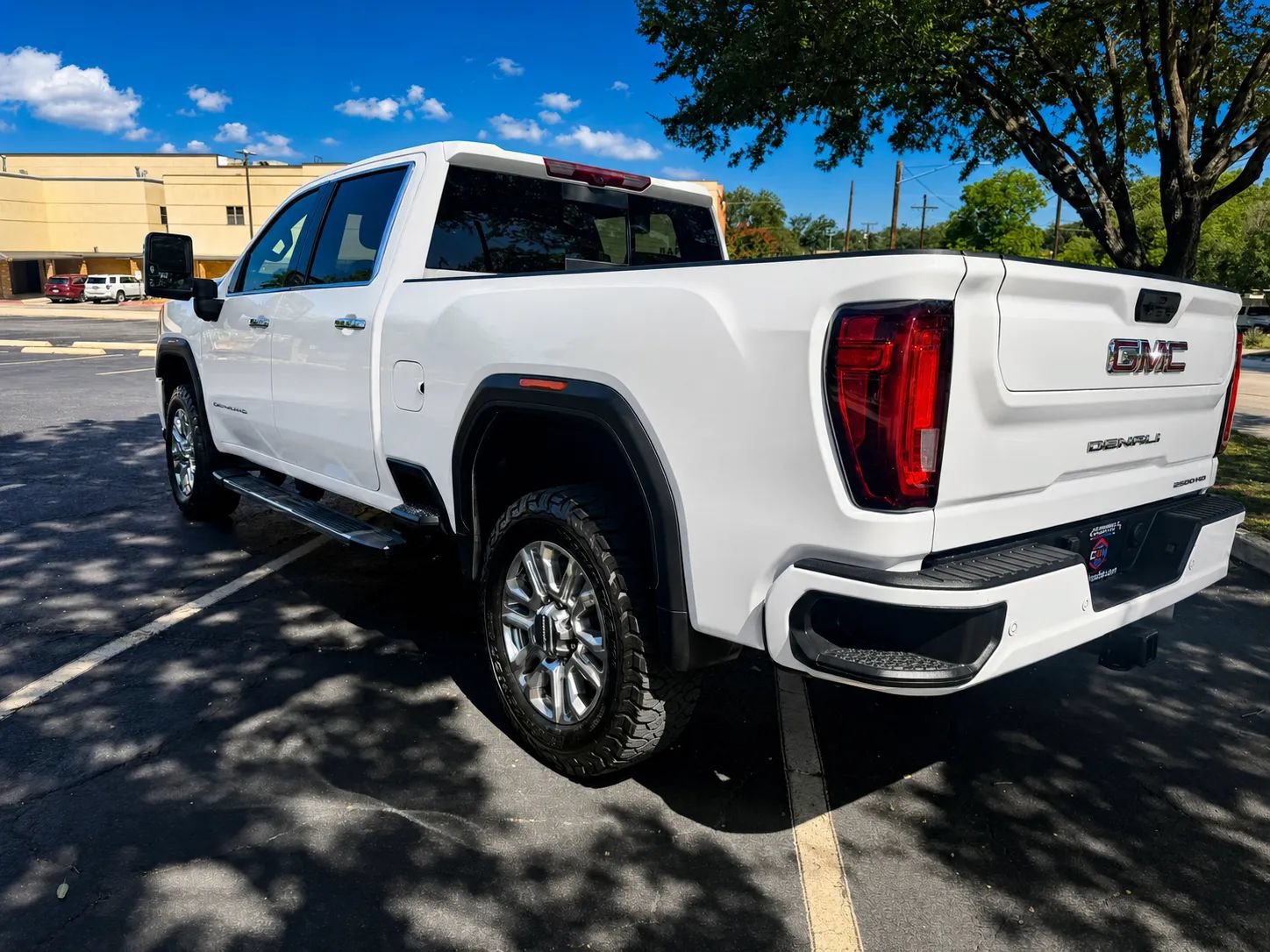 Used 2023 GMC Sierra 2500 Denali w/ Technology Package AWD/4WD image 7