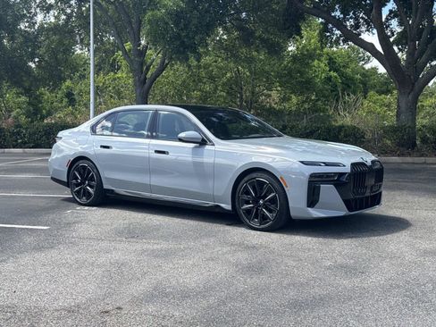 New 2026 BMW i7 xDrive60 AWD/4WD image 2