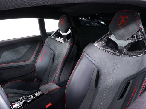 Used 2024 Lamborghini Huracan Sterrato AWD/4WD image 23