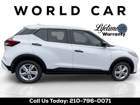 Certified 2025 Nissan Kicks Play S FWD image 2