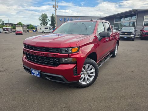 Used 2022 Chevrolet Silverado 1500 Custom w/ Safety Confidence Package AWD/4WD image 7