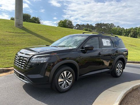 New 2026 Nissan Pathfinder SL FWD image 2