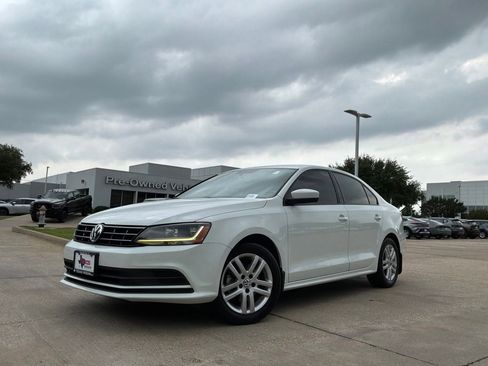Used 2018 Volkswagen Jetta S FWD image 2