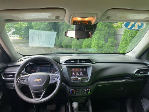Used 2021 Chevrolet TrailBlazer LT w/ Driver Confidence Package FWD image 16