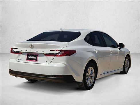 Used 2025 Toyota Camry LE FWD image 5