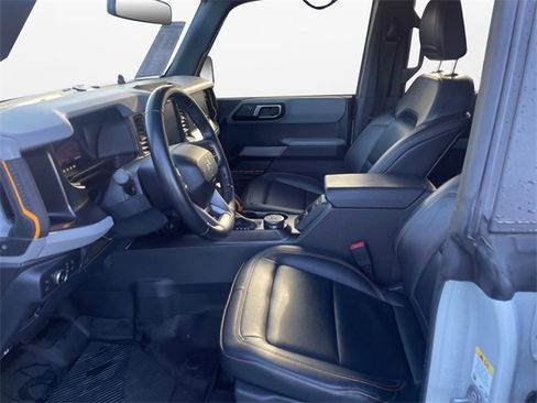Used 2022 Ford Bronco Badlands image 9