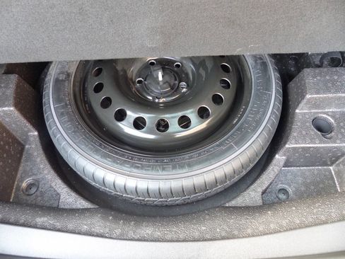 Used 2021 Buick Envision Avenir w/ Technology Package II image 23