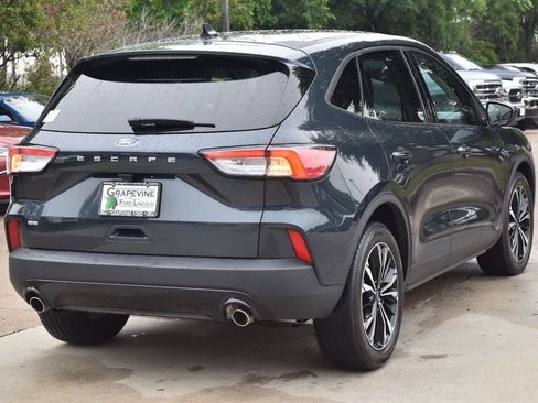Used 2022 Ford Escape SE w/ SE Sport Appearance Package FWD image 8