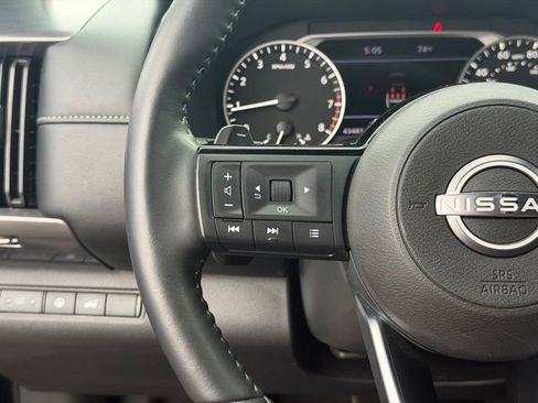 Used 2024 Nissan Pathfinder SL w/ SL Premium Package FWD image 19