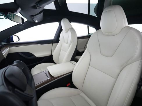 Used 2022 Tesla Model S image 4