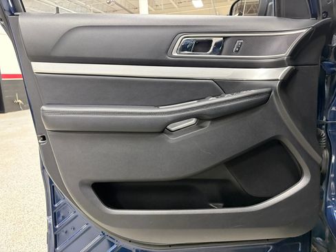 Used 2017 Ford Explorer XLT w/ Equipment Group 201A image 19