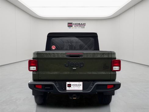 Used 2022 Jeep Gladiator Willys image 6