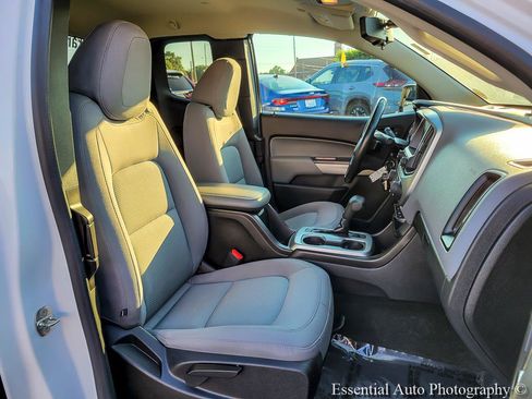 Used 2018 Chevrolet Colorado LT AWD/4WD image 31