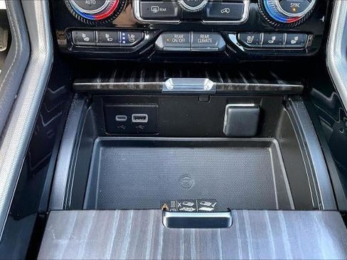 Used 2023 GMC Yukon Denali AWD/4WD image 16
