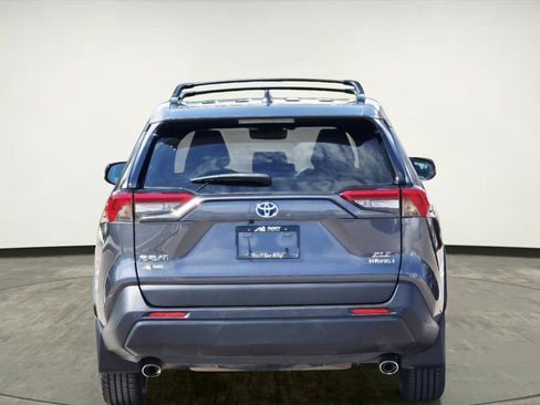 Used 2022 Toyota RAV4 XLE Premium AWD/4WD image 4