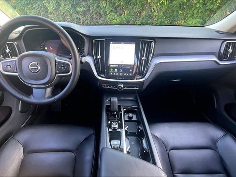 Used 2025 Volvo S60 B5 Core FWD image 21