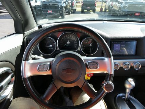 Used 2005 Chevrolet SSR Base 2D Standard Cab w/ Preferred Equipment Group image 34