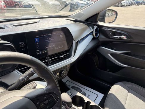 Used 2024 Chevrolet Trax LS FWD image 13
