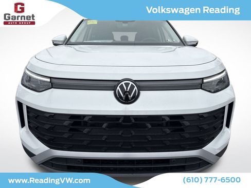 New 2025 Volkswagen Tiguan SE image 8