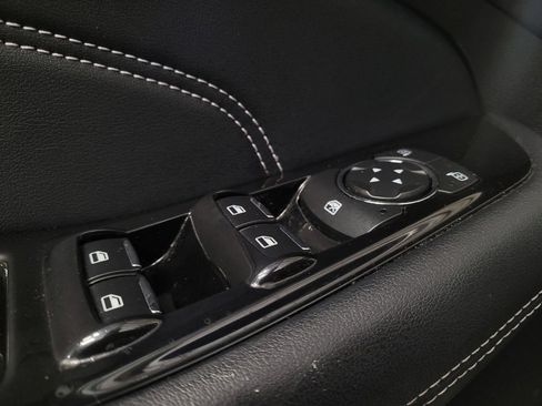 Used 2019 Ford Edge Titanium image 27