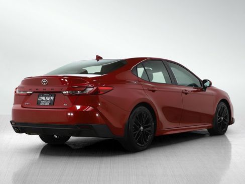 Used 2025 Toyota Camry SE w/ Multimedia Upgrade Package image 5