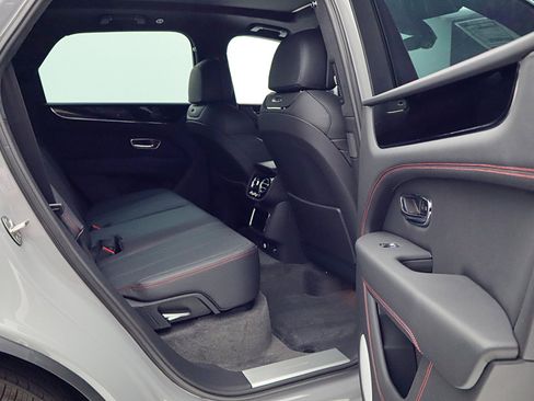 New 2025 Bentley Bentayga image 41