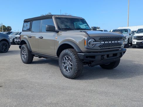 New 2025 Ford Bronco Badlands AWD/4WD image 2