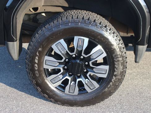 Used 2024 GMC Sierra 2500 AT4 w/ AT4 Premium Plus Package AWD/4WD image 39