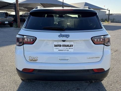 Certified 2022 Jeep Compass Limited image 5