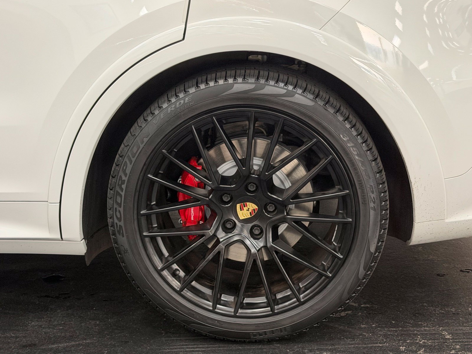 Used 2021 Porsche Cayenne GTS AWD/4WD image 19