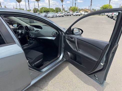 Used 2012 MAZDA MAZDA3 i Touring FWD image 14