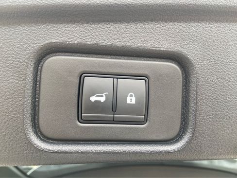 Used 2025 Nissan Pathfinder Platinum w/ Cargo Package AWD/4WD image 9