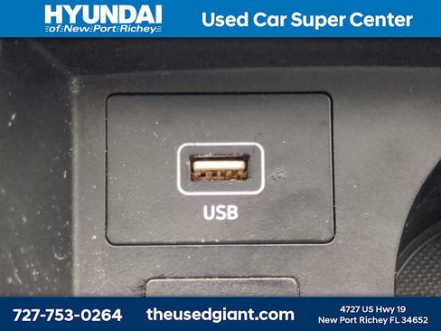 Used 2023 Hyundai Santa Fe SE FWD image 22