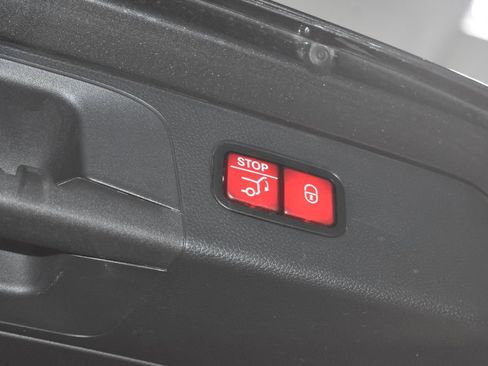 Used 2021 Mercedes-Benz GLC 300 4MATIC image 34