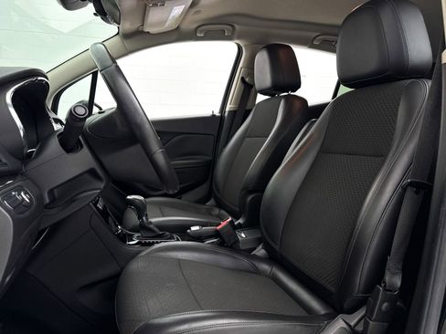 Used 2018 Buick Encore Preferred FWD image 18