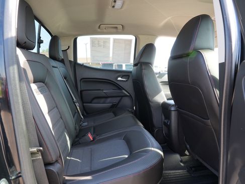 Used 2016 GMC Canyon SLE w/ All Terrain Package AWD/4WD image 28